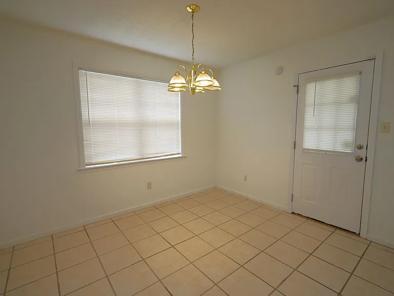 4220 Wilshire Dr — Photo 5