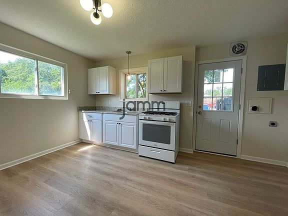4th image of 5998 Engle Rd