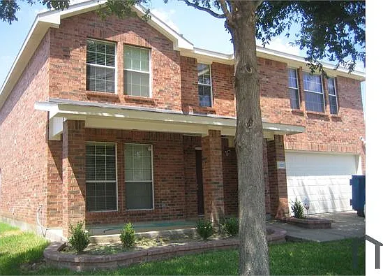 2325 Hummingbird Way — Photo 3