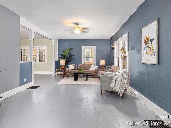 4th image of 315 Donald Pl SE