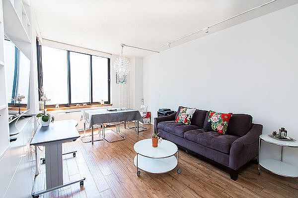 1st image of 99 Battery Pl APT 15A