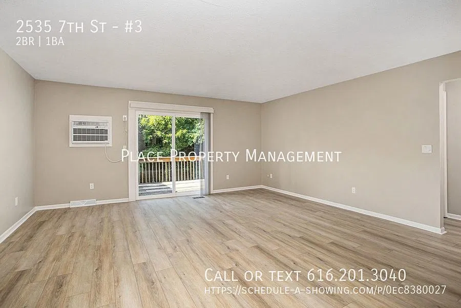 2535 7th St #3 - 2 Bed/1 Bath Upper Apartment — Photo 4