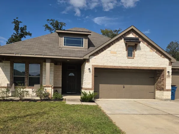 6102 Hazel Lake Dr, Conroe, TX 77303