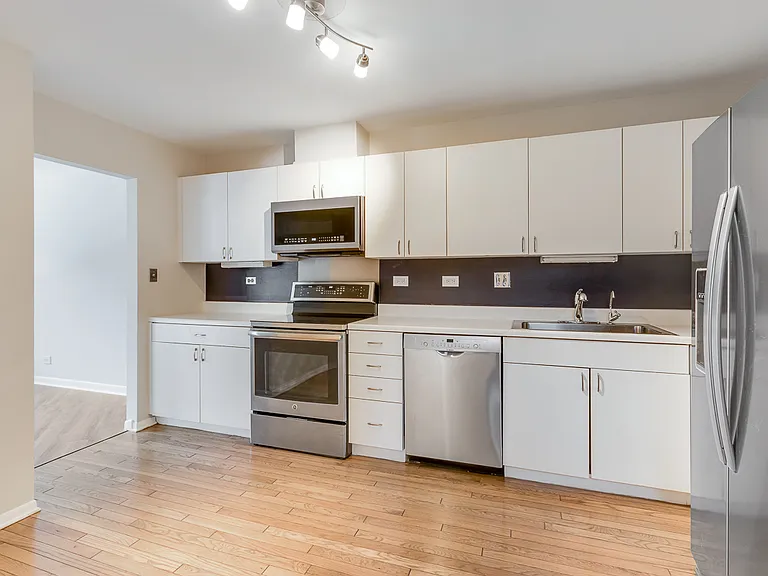 834 Swallow St — Photo 14