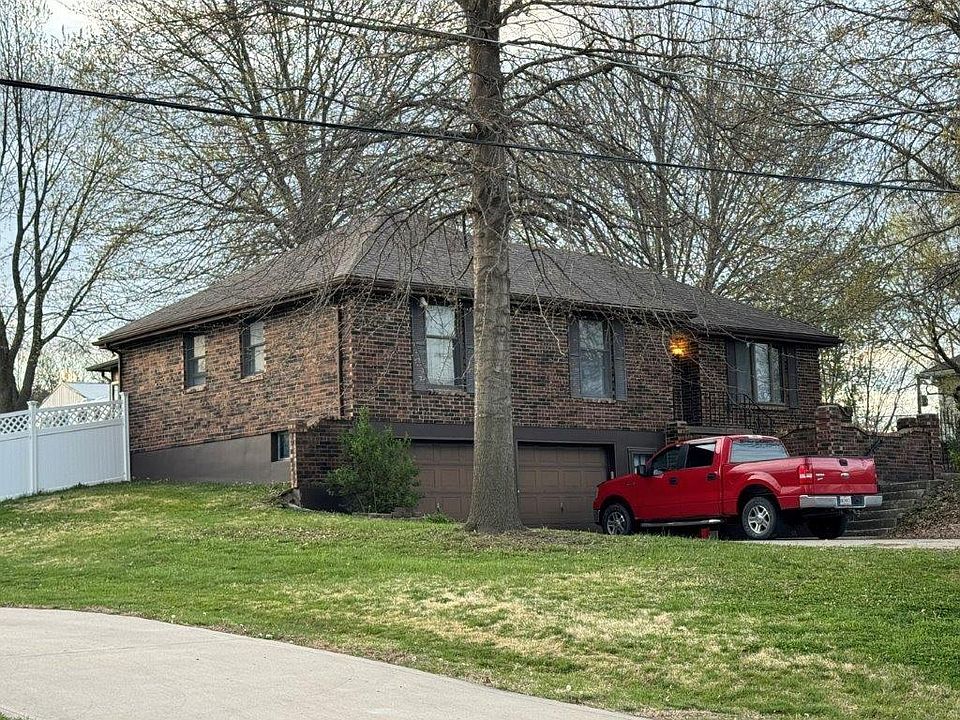 1st image of 1903 N Redwood Dr