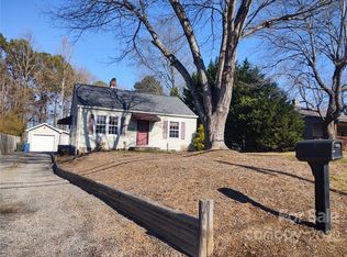 1111 13th Ave NE, Hickory, NC 28601