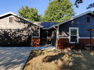 317 Sharon Dr, Lawrence, KS 66049