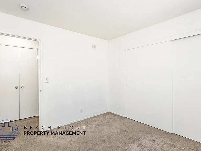 1375 Temple Ave — Photo 15