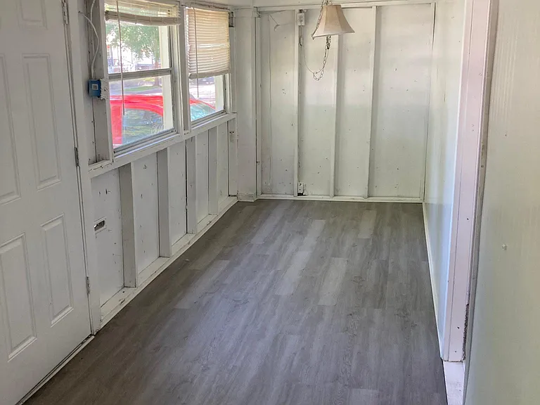 1203 E 22nd Ave — Photo 17