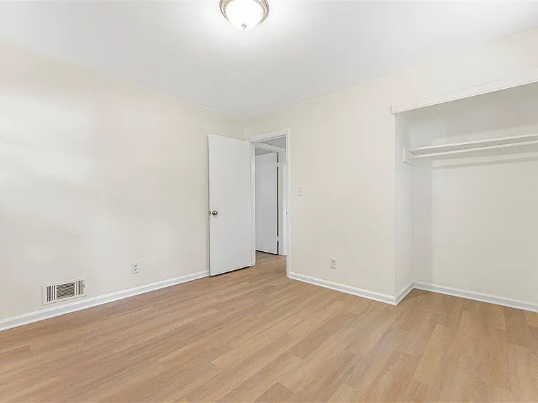6371 Westbury Rd — Photo 19