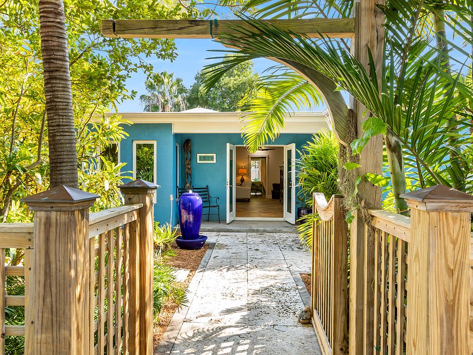 Who lives at 2304 harris ave key west deals florida