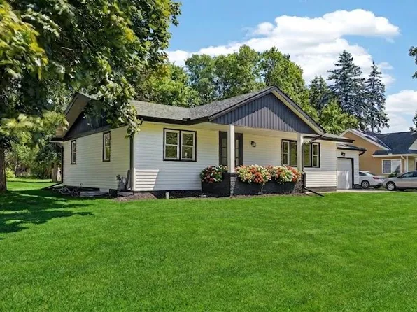 285 W 1st St, Rush City, MN 55069