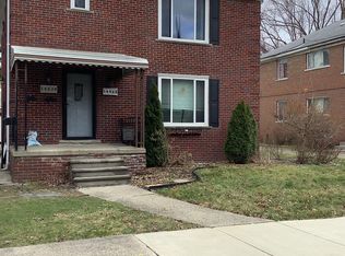 18968 Chester St, Grosse Pointe Farms, MI 48236