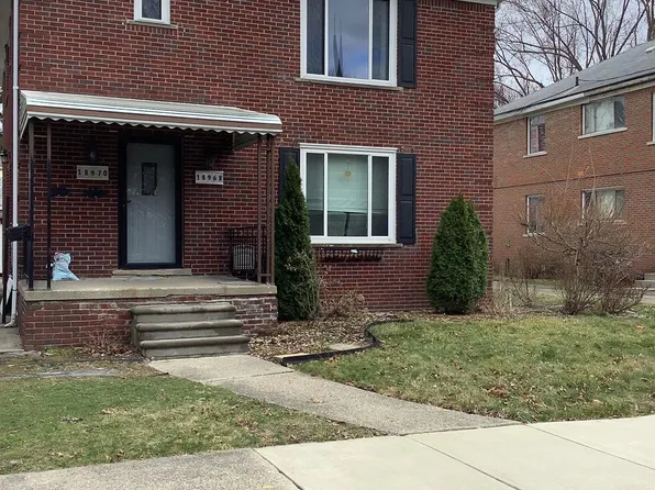 18968 Chester St, Grosse Pointe Farms, MI 48236