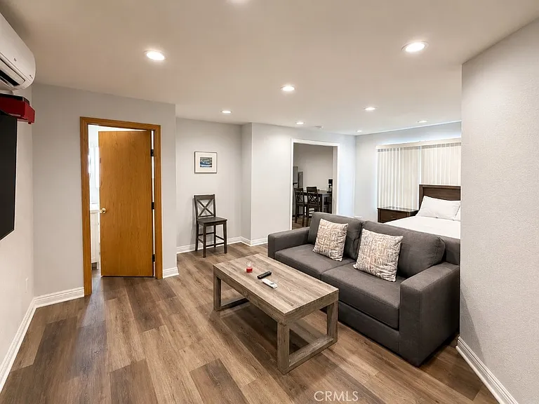 337 Washington Blvd #3 — Photo 1