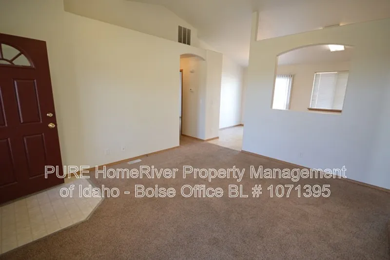 3 bed, 2.0 bath, 1100 sqft, $1,995 — Photo 2