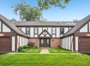7353 Canterbury Pl, Downers Grove, IL 60516