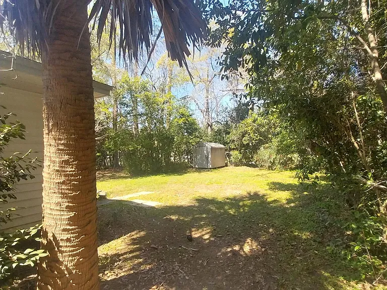 1428 Charlotte St — Photo 16