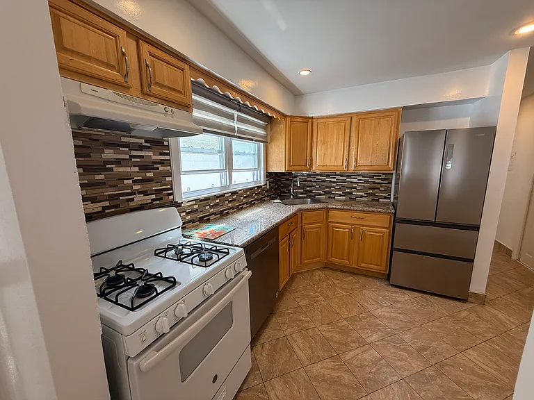 20 Cameron Ave #1 — Photo 4