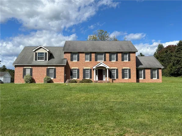 3511 Neffs Laurys Rd, Schnecksville, PA 18078