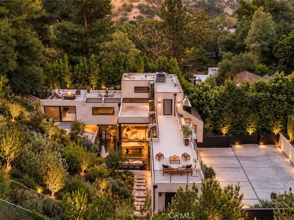 10443 Corfu Ln, Los Angeles, CA 90077