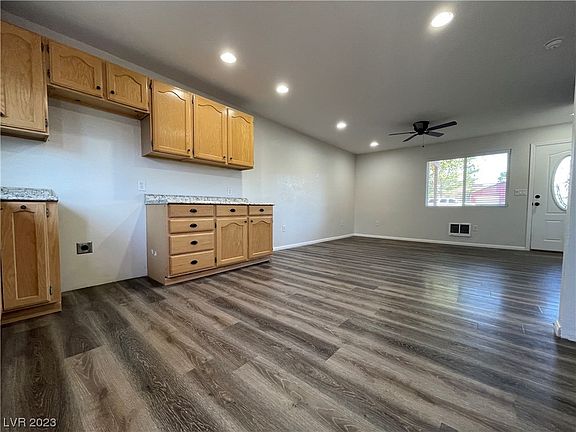 3rd image of 711 Avenue H