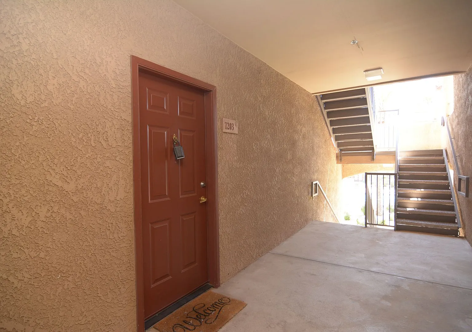 Fully Furnished 2 Bedroom 2 Bath Condo! Central Tucson Location! — Photo 2
