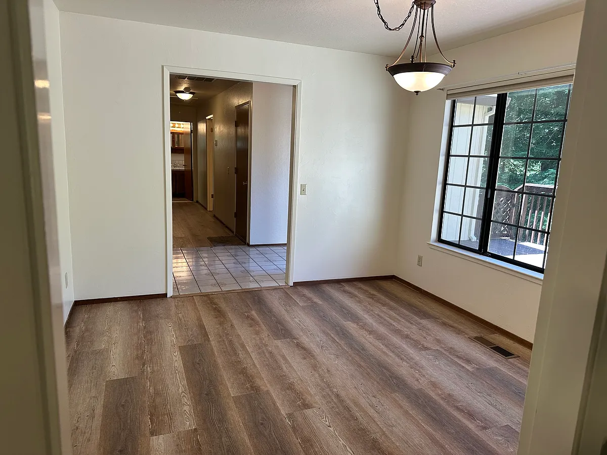Building Photo - Oak Dr