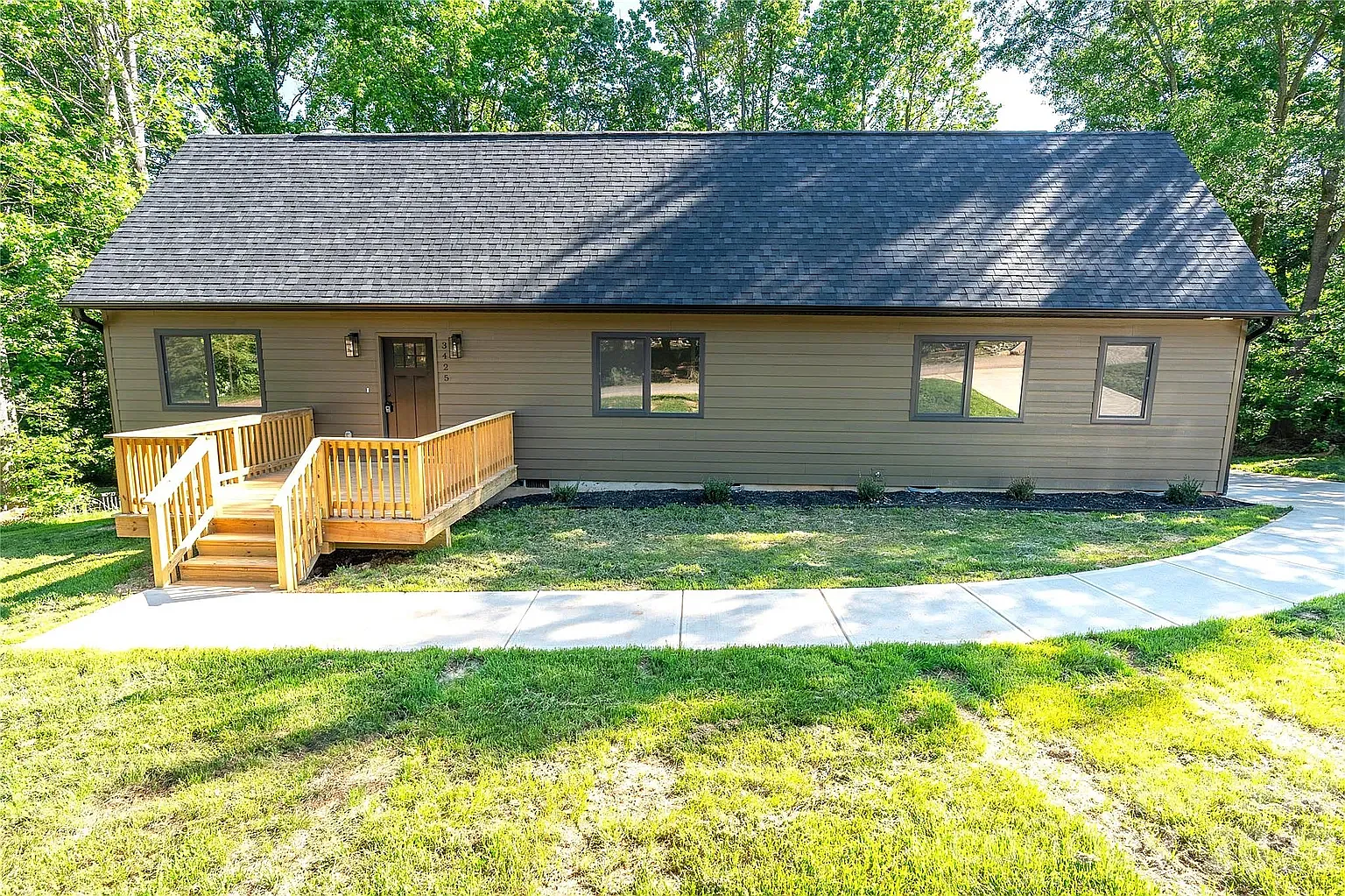 2 bed, 1100 sqft, $1,700 — Photo 3