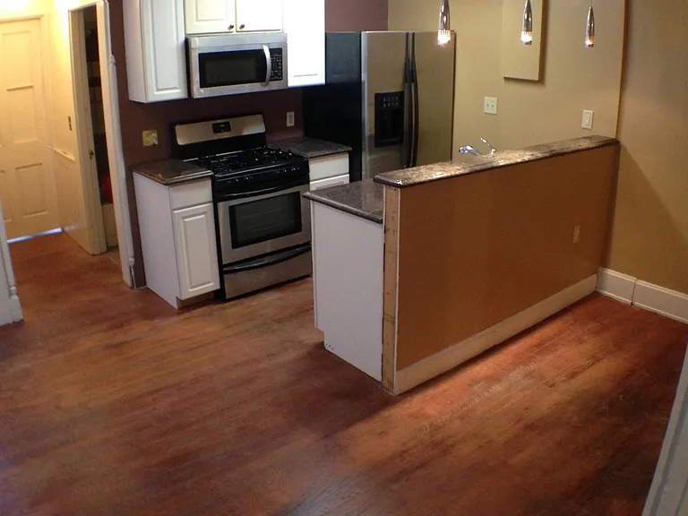 2415 Vine St #2 — Photo 3