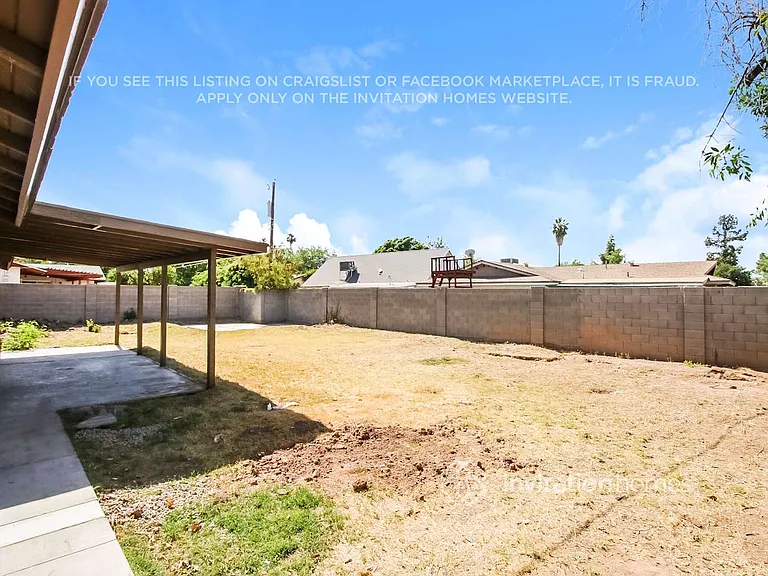1249 E 8th St — Photo 15
