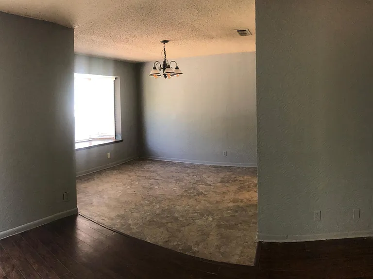 dining room with bay window