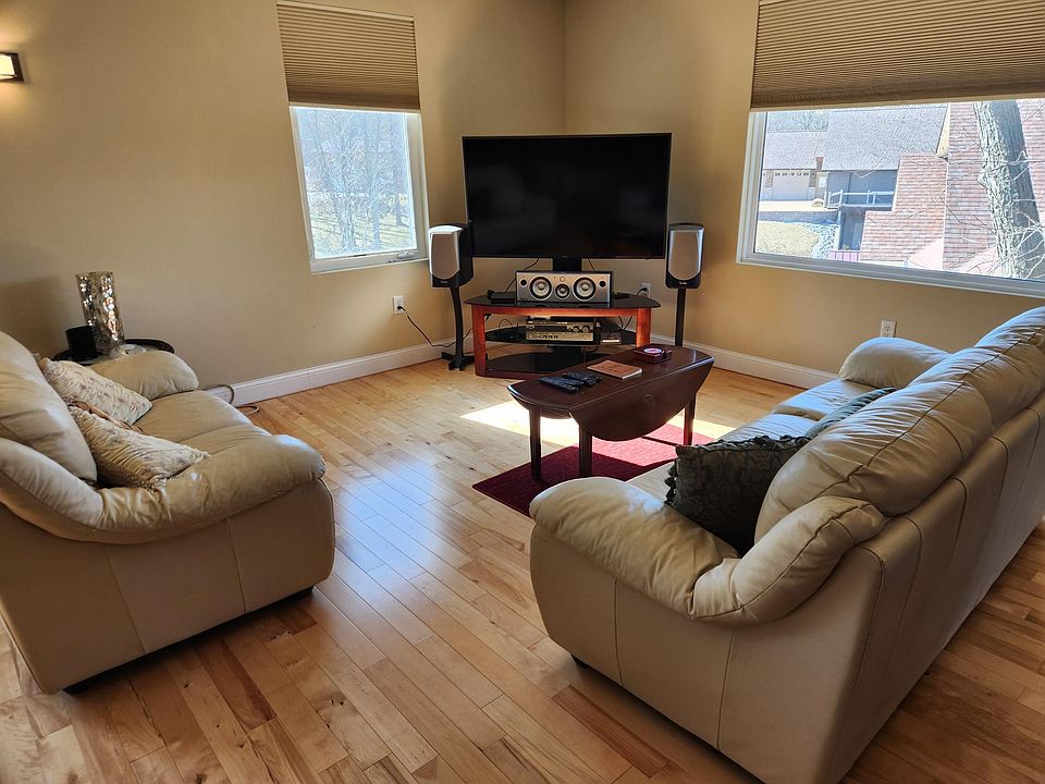 Entertainment area with satellite TV.