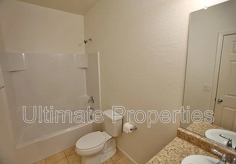 11538 W Redfield Rd — Photo 2
