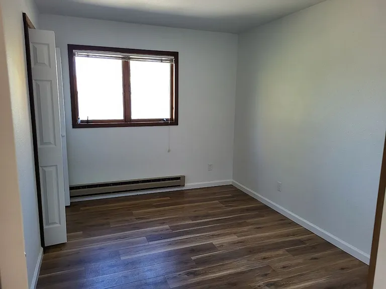 110 W Graf St — Photo 2