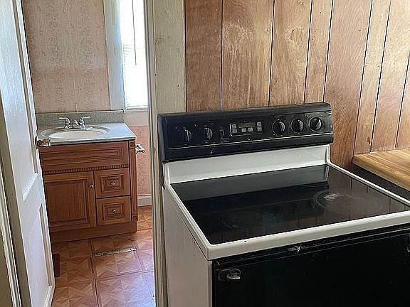 4th image of 514 E Louise Ave