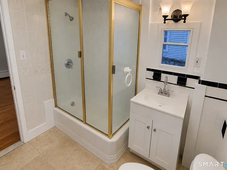 17 N Spring St #1 — Photo 8
