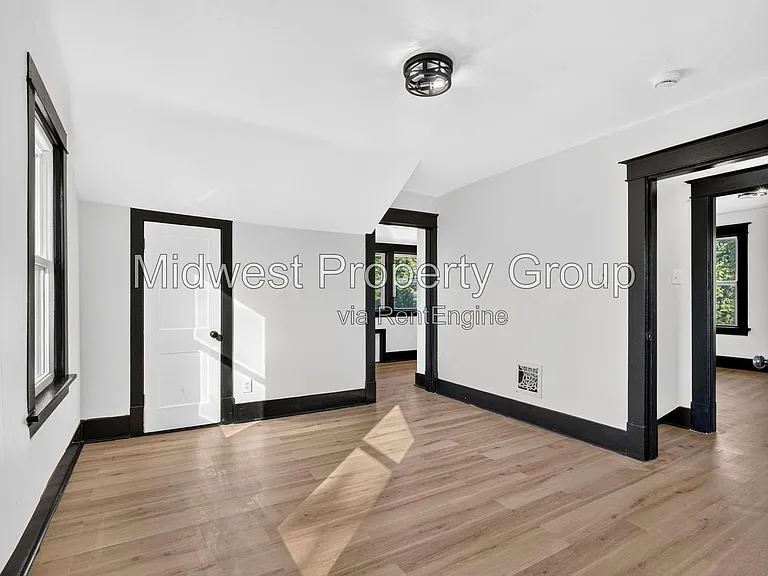 11560 Old Halls Ferry Rd — Photo 29