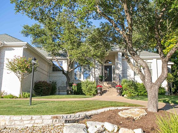 2nd image of 704 Golf Crest Ln