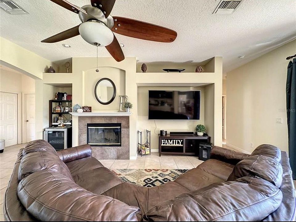 1st image of 641 Rob Roy Dr