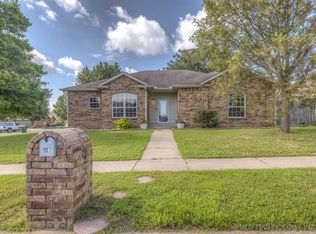 108 W 135th St N, Skiatook, OK 74070