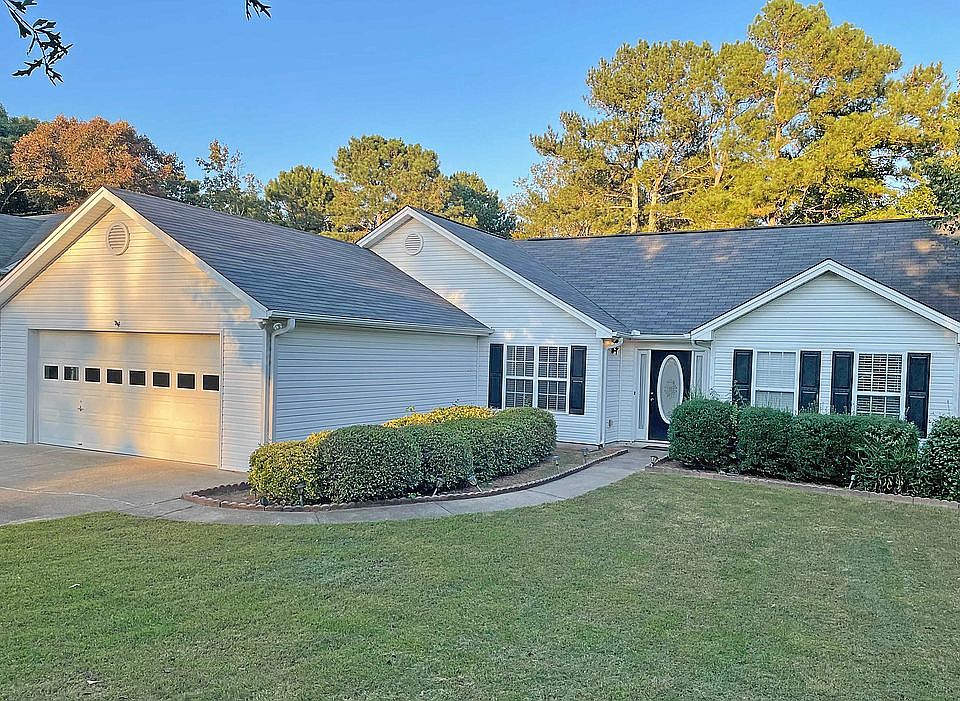 2nd image of 383 Glenmoor Pl