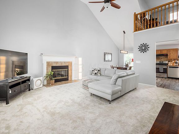 3rd image of 7001 Laver Ln