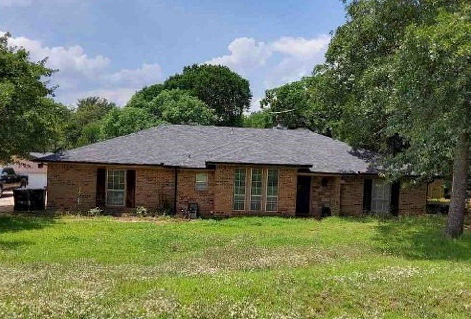1st image of 517 Shady Oaks Trl