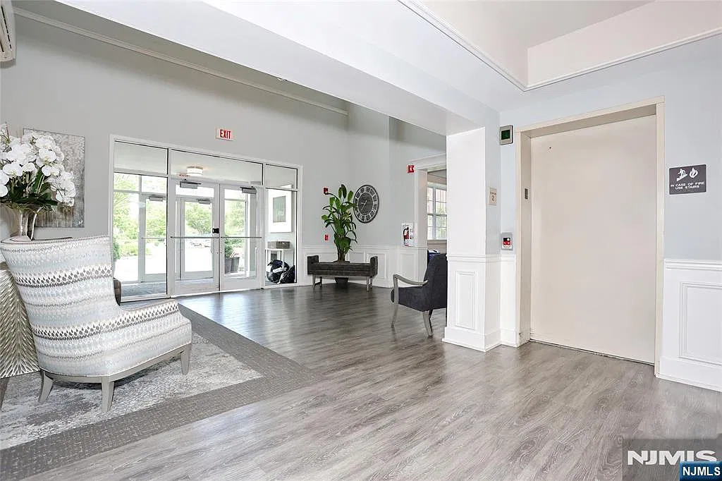 2 bed, 2.0 bath, $3,600 — Photo 3