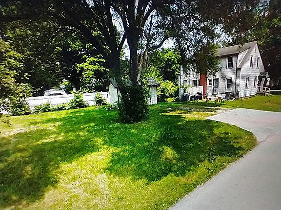 5th image of 1700 N Alton Ave