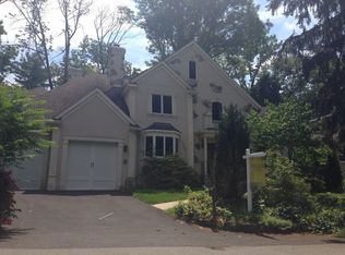 8 Elmwood Ter, Wayne, NJ 07470