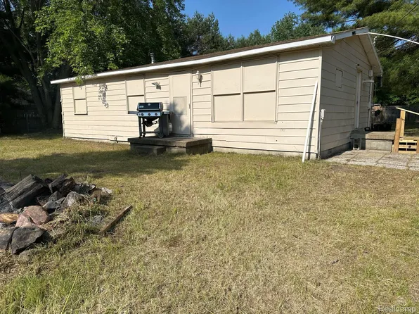 13310 Bueche Rd, Montrose, MI 48457