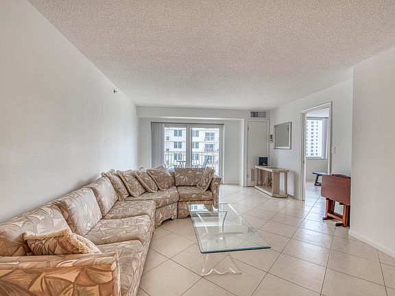 5th image of 3221 S Ocean Boulevard #501