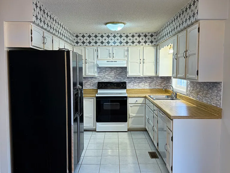 13 Arias Way — Photo 1